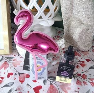 Bath Body Works Neon Pink Flamingo Wallflower Set